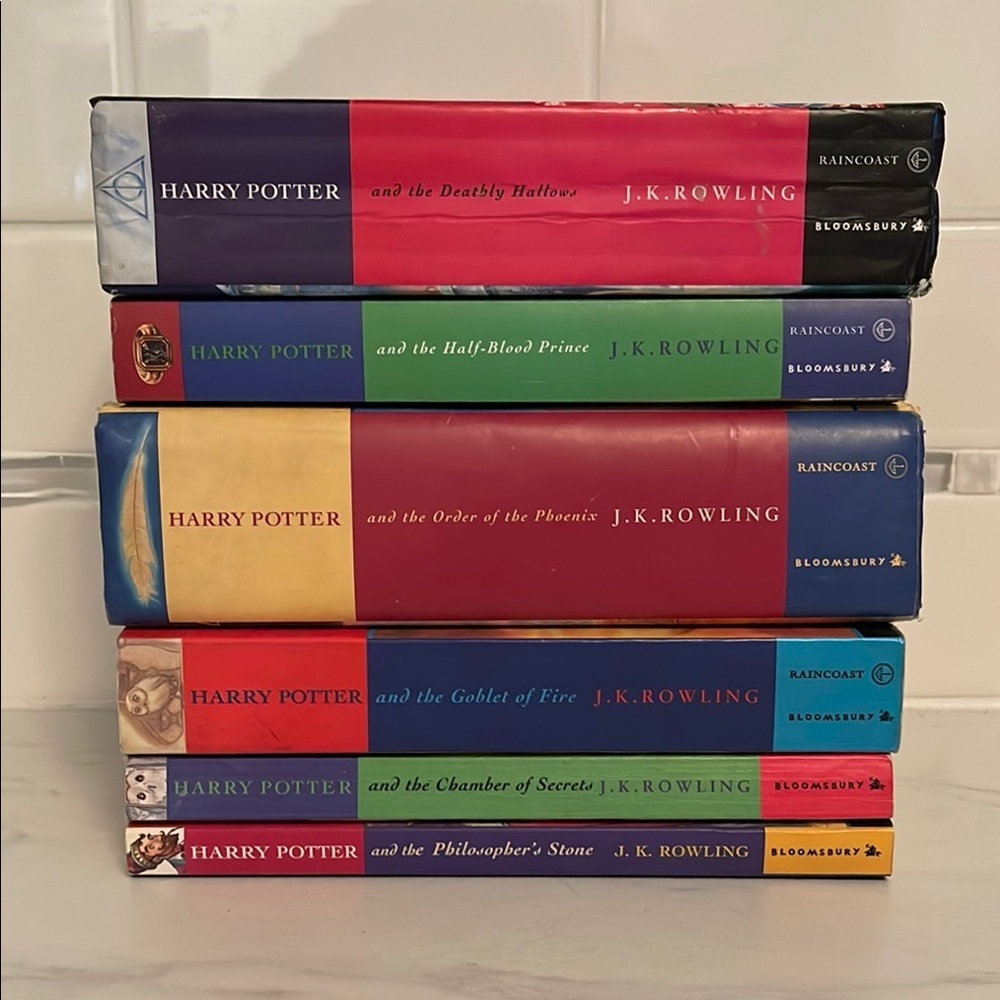 6 Harry Potter Books all in good condition